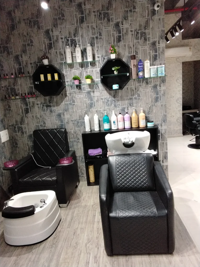 Spa & hair-wash lounge